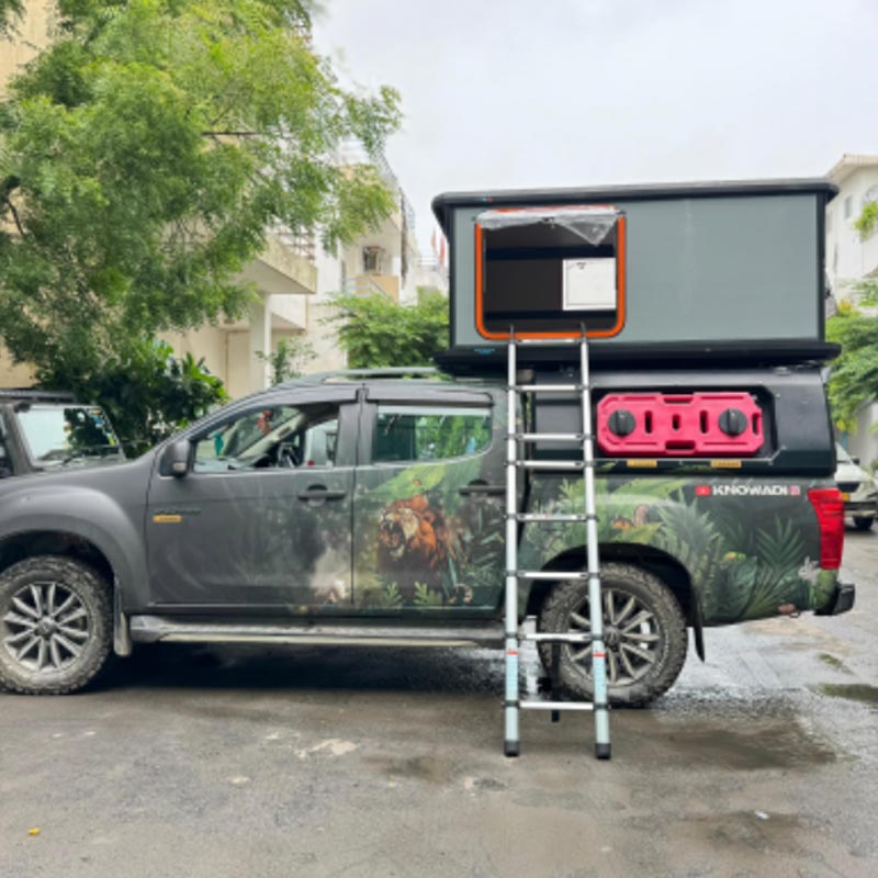 Adventures Overland E2 Hard Shell Roof Top Tent & Accessories